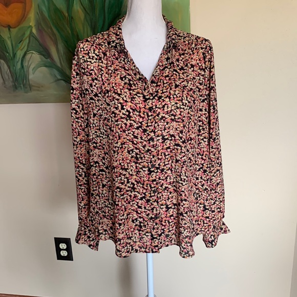 H&M Tops - H&M Floral Button-Down Blouse